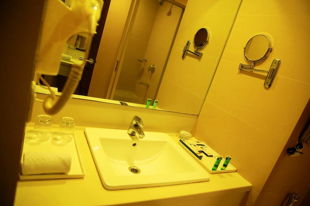 Best Western Jubilee Ridge Haydarabad Dış mekan fotoğraf